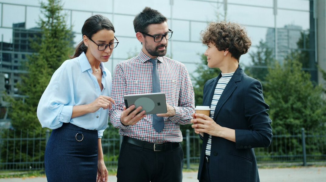 business team discussing ai